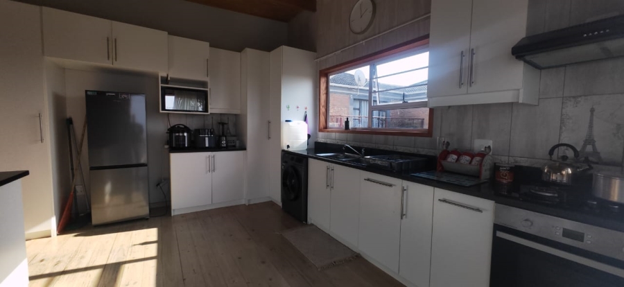 5 Bedroom Property for Sale in Seemeeu Park Western Cape
